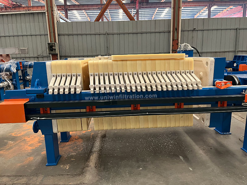 High-temperature filter plate